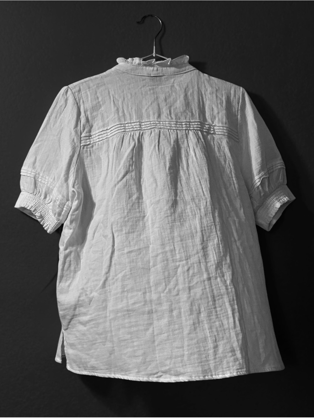 Elie Tahari White Short Sleeve Pintuck Ruffle Collar Button-Down cotton Shirt - Picture 2 of 11